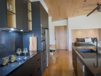 Waterfront Luxury Farm Studio situated on the Gippsland Lakes, Victoria. Hotels in Forge Creek