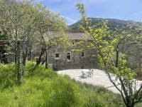 Belle Maison en Pierre au Calme Hôtels à proximité de : Mont Gerbier de Jonc
