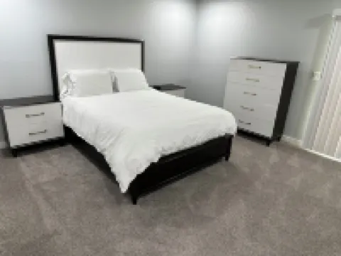 Spacious cozy Oasis retreat with private pool  Backyard