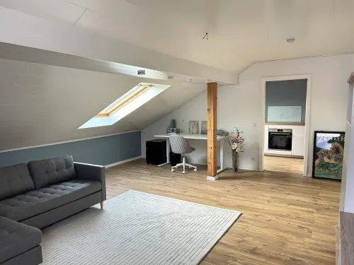 Cozy, quiet attic apartment (2nd floor) - 5 min. to public transport Hotels in Weinheim