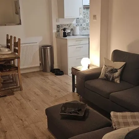 Modern, pet-friendly studio, close to Scotlands best golf courses!