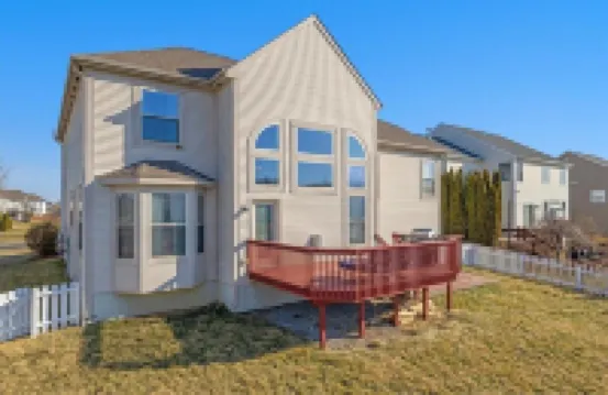 Spacious 4-bedroom house in awesome Pickerington with fitness room, WiFi Hotels in Violet Township