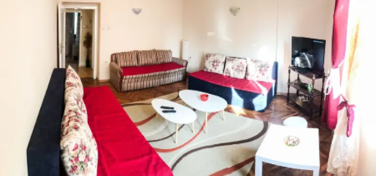 Red Rouz Belgrade apartment