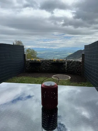 Studio in the heart of nature Отели в г. Сент-Круа