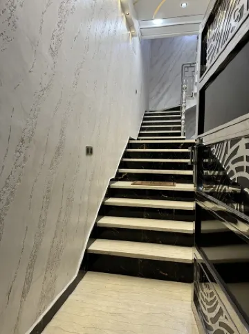 Family-sized Apartment overlooking Coast with easy access to Beach & Medina.