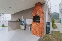 Apto pet-friendly com Ar e garagem no Recreio فنادق في Recreio dos Bandeirantes