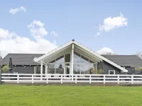 "Hansa" - 900m from the Sea Hotels in Hejls