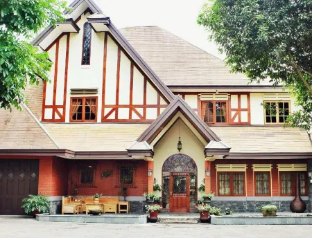Sandalwood Boutique Hotel Отели рядом с достопримечательностью «Zoomanji Bandung»