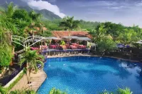 Bukit Daun Hotel and Resort Hotels in Semen