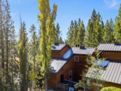 Pinegrove by AvantStay Beautiful Villas Condo Just Outside Tahoe City Hotels in Dollar Point
