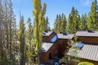 Pinegrove by AvantStay Beautiful Villas Condo Just Outside Tahoe City