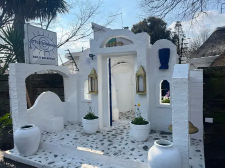 Little Mykonos Отели в г. Джермистон