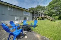 Centrally Located Brevard Home w/ Deck & Fire Pit! - 3-Star