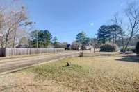 Starkville Vacation Rental ~ 2 Mi to MSU! - parking