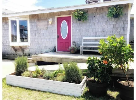 Pet Friendly Island Guest House with Pool