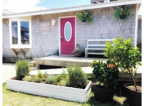 Pet Friendly Island Guest House with Pool