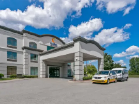 Comfort Inn & Suites Grand Blanc-Flint Hotels in Genesee County