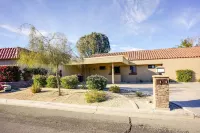 Palm Desert Condo - Golf Course View and Pool Access