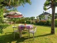 Cozy Garden Retreat Malemort Hotels in Malemort