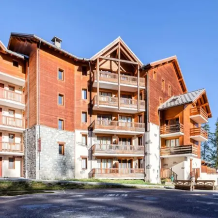 Apartment in Hautes-Alpes with Ski-In Access
