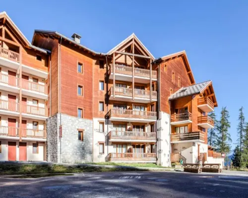 Apartment in Hautes-Alpes with Ski-In Access Hotels in Vars