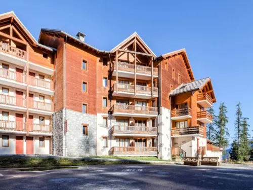 Apartment in Hautes-Alpes with Ski-In Access