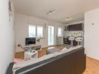 Apartments Lilly - Two Bedroom Apartment with Sea View and Terrace - Wifi