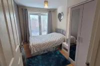 Apartment - Sleeps 2 - Parking - Wi-Fi