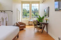 The Historic Schoolhouse Inn - balcony