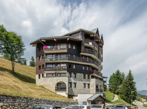 Apartment in Doucy with Mountain Views