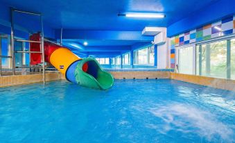 Gyeongju Jullietapoolvilla&Kidspension