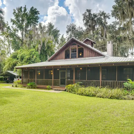 Little Lake George Hideaway w/ Furnished Boathouse