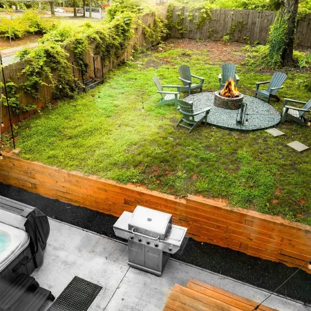 Twin Homes - 8 Bedroom Retreat in Central ATL