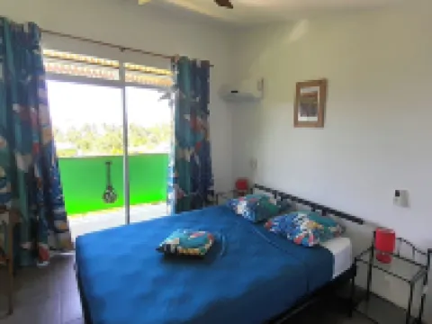 ファレアラナモーレアゲストハウス モーレア島のホテル