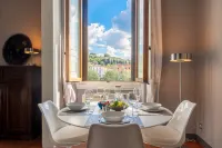 Luxury river view apartment. Biblioteca Nazionale 佛羅倫斯酒店