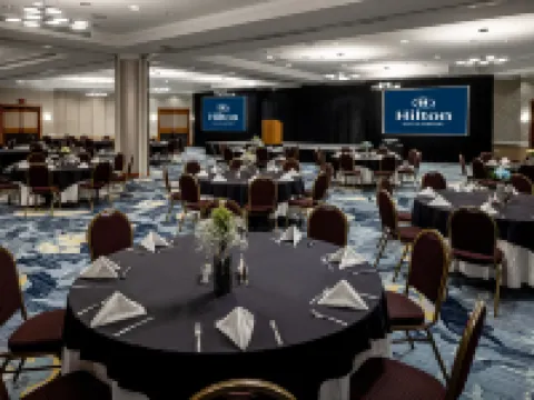 ヒルトン オースティン エアポート オースティンのホテル