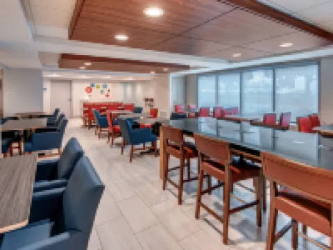 Holiday Inn Express & Suites WEST LONG BRANCH - EATONTOWN by IHG Hotels in Monmouth County