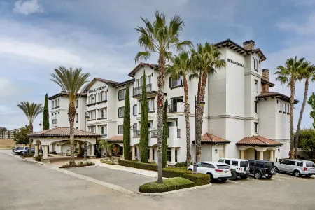 Bellasera Hotel & Suites Paso Robles, Tapestry by Hilton Отели в г. Пасо Роблс