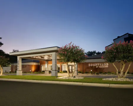 コートヤード・ウィリアムスバーグ・ブッシュガーデンス・エリア ロバーツのホテル