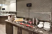 エンバシー スイーツ バイヒルトン ピッツバーグ ダウンタウン - 朝食