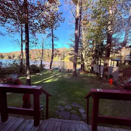 Cozy Roscoe Lakefront Cabin