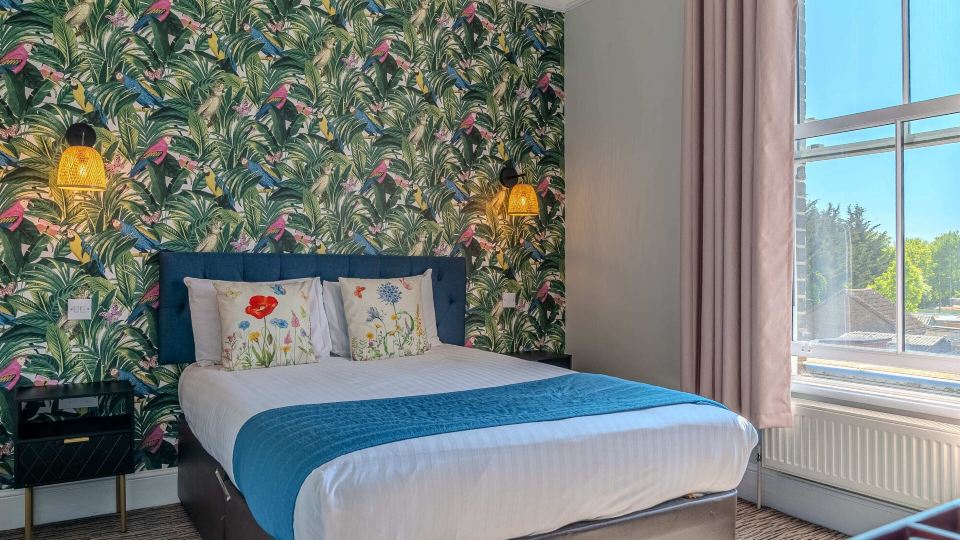 Sarah Hotel