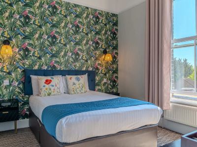 Sarah Hotel