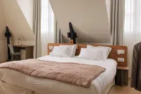 호텔 레 뷰 아트 콩피뉴