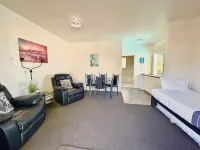 Asure Phoenix Motor Inn Hotels in Rapaura