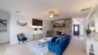 FL021 – 32Min to UNT Base - Sleeps 6 -  Free Parking