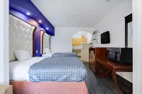 Capital O Deluxe Inn Channelview Houston I-10