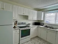 Beautiful Modern Two Bedroom Apartment