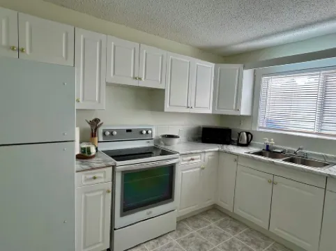 Beautiful Modern Two Bedroom Apartment