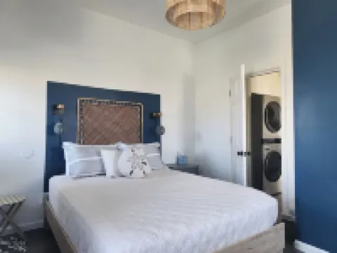 Seaside Suite-Newly Updated, Quick Walk to Casino